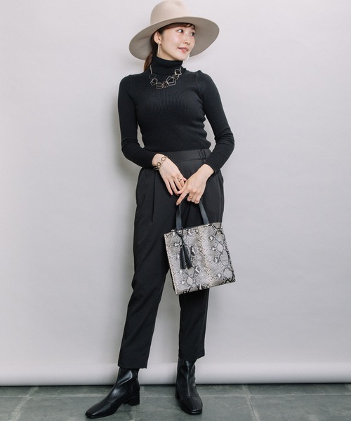 ELVENCE DEUX（エルベンスドゥ）の「ツイルタックテーパードPT（その他パンツ・レディース・ベージュ/ブラック・LARGE/MEDIUM）」の9枚目の写真