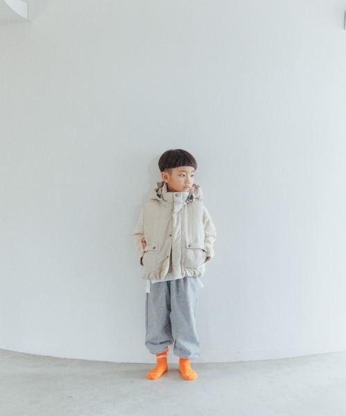 LOWRYS FARM(ローリーズファーム)の「エアサーマルベスト 349164(ダウンベスト・キッズ・ブラック/カーキ/アイボリー・110cm/120cm/130cm/140cm/150cm)」の21枚目の写真