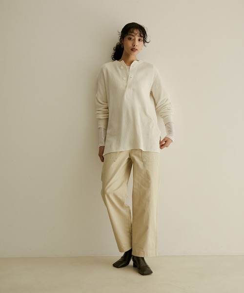 SALON adam et rope'（サロン アダム エ ロペ）の「【極上の肌ざわり】ワッフルヘンリーネックT-CreamyCotton /クリーミーコットン-（Tシャツ/カットソー・レディース・ブラウン/ブラック系その他/ホワイト系その他2・FREE）」の13枚目の写真