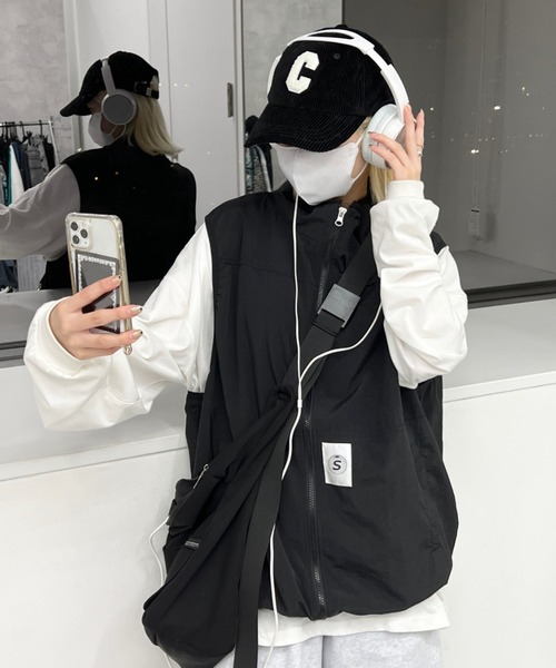 sedacle（セダクル）の「ピスネーム付きナイロンベスト（ベスト・メンズ・ブラック/カーキ・MEDIUM/LARGE）」の2枚目の写真