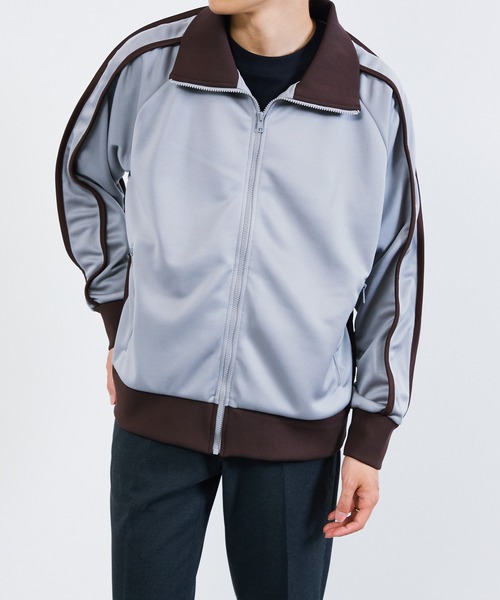 KIIT（キート）の「KIIT キート / TRACK JKT トラックジャケット / KIO-Y59-502（ジャージ・メンズ・グレー/ライトベージュ・2/3）」の4枚目の写真