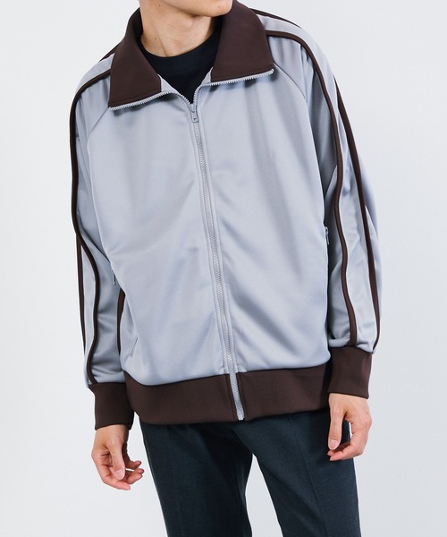 KIIT（キート）の「KIIT キート / TRACK JKT トラックジャケット / KIO-Y59-502（ジャージ・メンズ・グレー/ライトベージュ・2/3）」の3枚目の写真