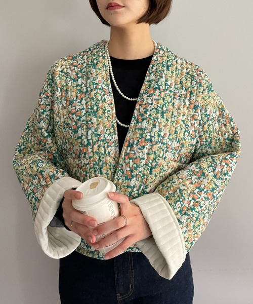 CIAOPANIC（チャオパニック）の「【CPC SCAMP】小花柄キルトジャケット（ノーカラージャケット・レディース・ブラック/グリーン・FREE）」の4枚目の写真