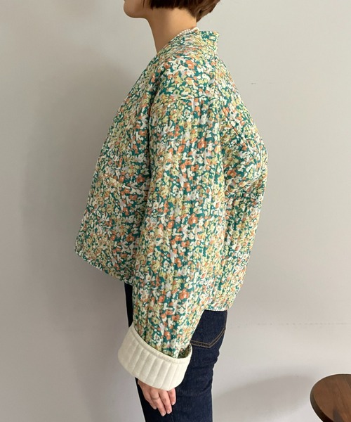 CIAOPANIC（チャオパニック）の「【CPC SCAMP】小花柄キルトジャケット（ノーカラージャケット・レディース・ブラック/グリーン・FREE）」の7枚目の写真