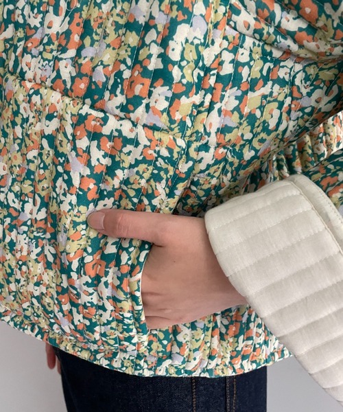 CIAOPANIC（チャオパニック）の「【CPC SCAMP】小花柄キルトジャケット（ノーカラージャケット・レディース・ブラック/グリーン・FREE）」の13枚目の写真