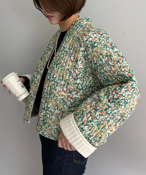 CIAOPANIC（チャオパニック）の「【CPC SCAMP】小花柄キルトジャケット（ノーカラージャケット・レディース・ブラック/グリーン・FREE）」の3枚目の写真