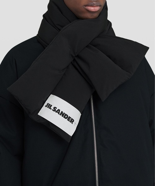 JIL SANDER(ジルサンダー)の「DOWN SCARF 01(マフラー・メンズ・グリーン系/ホワイト系その他/ネイビー/ブラック/ブラック系・UNI)」の6枚目の写真