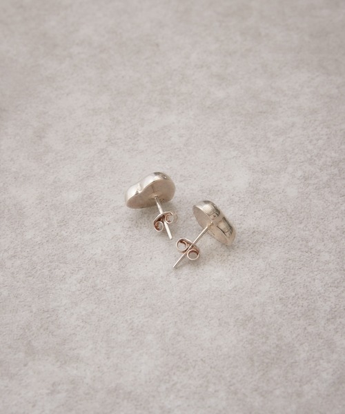 COLLAGE GALLARDAGALANTE（コラージュガリャルダガランテ）の「Nina＆Jules/ハートピアス（ピアス（両耳用）・レディース・シルバー・FREE）」の3枚目の写真