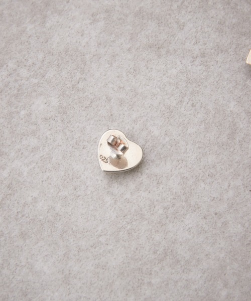 COLLAGE GALLARDAGALANTE（コラージュガリャルダガランテ）の「Nina＆Jules/ハートピアス（ピアス（両耳用）・レディース・シルバー・FREE）」の4枚目の写真