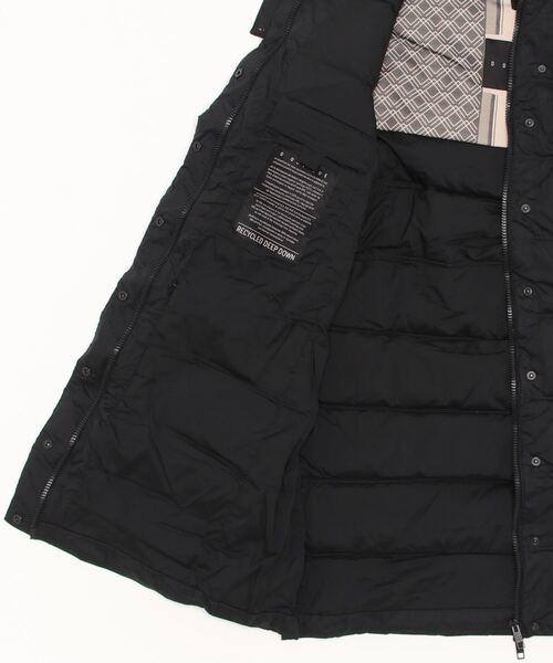 B'2nd（ビーセカンド）の「D DOT DUE×DUVETICA（ディー ドット ドゥエ×デュべティカ）SIENA 18/ダウンコート（ダウンジャケット/コート・レディース・ブラック・44/40/42）」の4枚目の写真