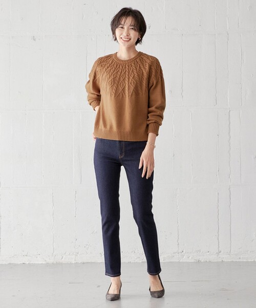 J.PRESS(ジェイプレス)の「【WEB限定・洗える】 EIGER CORD 求心編み ニット(ニット/セーター・レディース・ブラック系/黄土色系/ホワイト系/アイボリー系・T13/T15)」の9枚目の写真