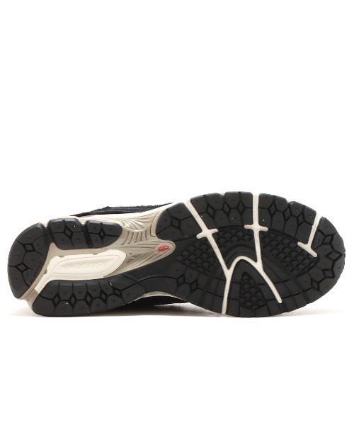 NEW BALANCE（ニューバランス）の「New Balance M2002RDJ / ニューバランス M2002RDJ（スニーカー・メンズ・ブラック・23.0cm/23.5cm/24.0cm/24.5cm/25.0cm/26.5cm/27.0cm/27.5cm/28.0cm/28.5cm/29.0cm）」の6枚目の写真
