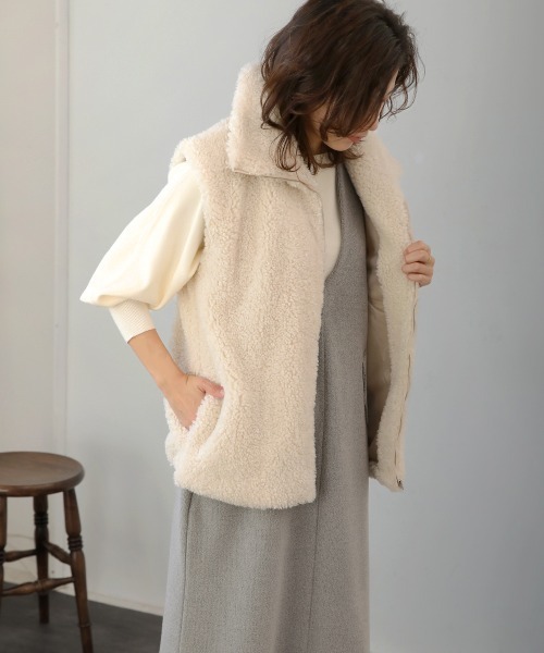 Bou Jeloud（ブージュルード）の「カーリーフェイクファージレ（ベスト・レディース・キャメル/ブルー/アイボリー・38）」の4枚目の写真