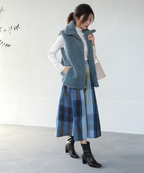 Bou Jeloud（ブージュルード）の「カーリーフェイクファージレ（ベスト・レディース・キャメル/ブルー/アイボリー・38）」の5枚目の写真