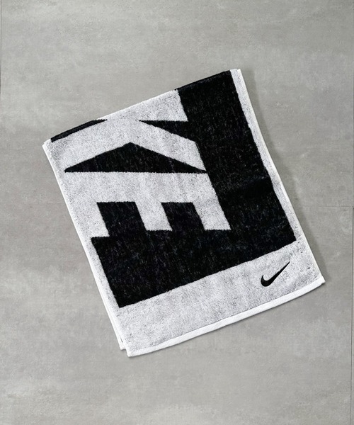 NIKE（ナイキ）の「NIKE(ナイキ)/ナイキ ビッグロゴ 刺繍 ジャガード スポーツ タオル ミディアム Ⅱ（タオル・レディース・ブルー/ブラック・FREE）」の4枚目の写真