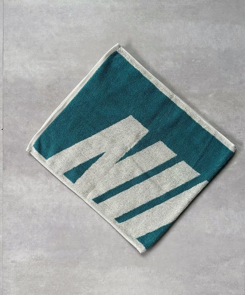 NIKE（ナイキ）の「NIKE(ナイキ)/ナイキ ビッグロゴ 刺繍 ジャガード スポーツ タオル ミディアム Ⅱ（タオル・レディース・ブルー/ブラック・FREE）」の9枚目の写真