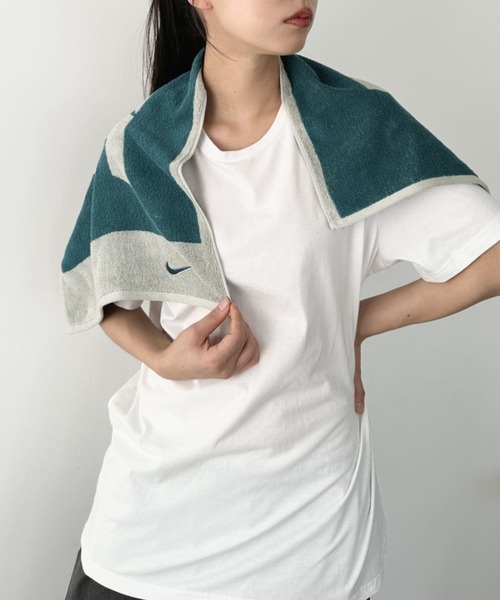 NIKE（ナイキ）の「NIKE(ナイキ)/ナイキ ビッグロゴ 刺繍 ジャガード スポーツ タオル ミディアム Ⅱ（タオル・レディース・ブルー/ブラック・FREE）」の12枚目の写真