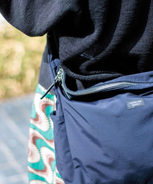 STANDARD SUPPLY（スタンダードサプライ）の「[ STANDARD SUPPLY ] SIMPLICITY TRIANGLE SHOULDER / トライアングルショルダー（ショルダーバッグ・レディース・ネイビー/ブラック/ブルー/チャコールアッシュ/ベージュ・FREE）」の12枚目の写真
