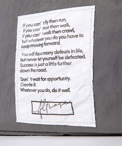 ALTROSE（アルトローズ）の「ナイロン スクエア型 ワッペン ショルダーバッグ ダーシー（ショルダーバッグ・レディース・グレー/ブラック/カーキ/アイボリー/ベージュ/ブルー・FREE）」の11枚目の写真