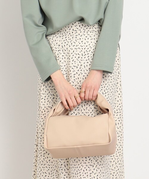 SHOO・LA・RUE（シューラルー）の「◆【2WAY】ひねりハンドルボックストートバッグ（トートバッグ・レディース・ブラック/ダークグリーン/ベージュ・00）」の18枚目の写真