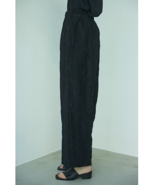 最終値下げ 新品 ブラックマウジー embroidery pants パンツ BLACK BY MOUSSY（ブラックバイマウジー）の「loose embroidery