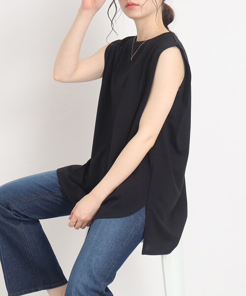 Cutie Blonde(キューティーブロンド)の「◆【接触冷感】タック入りで腕すっきり! ノースリーブTシャツ(タンクトップ・レディース・ホワイト系/ブラック/ネイビー系6・00)」の2枚目の写真