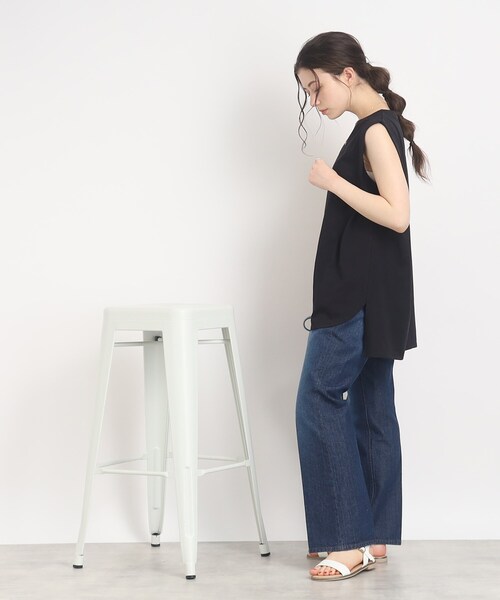 Cutie Blonde(キューティーブロンド)の「◆【接触冷感】タック入りで腕すっきり! ノースリーブTシャツ(タンクトップ・レディース・ホワイト系/ブラック/ネイビー系6・00)」の21枚目の写真