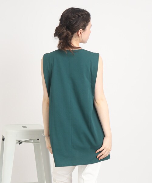 Cutie Blonde(キューティーブロンド)の「◆【接触冷感】タック入りで腕すっきり! ノースリーブTシャツ(タンクトップ・レディース・ホワイト系/ブラック/ネイビー系6・00)」の4枚目の写真