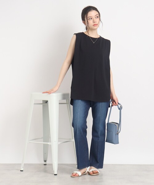 Cutie Blonde(キューティーブロンド)の「◆【接触冷感】タック入りで腕すっきり! ノースリーブTシャツ(タンクトップ・レディース・ホワイト系/ブラック/ネイビー系6・00)」の14枚目の写真