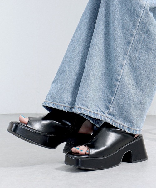 LOVEHUNTER(ラブハンター)の「+7cm スクエア厚底ショートブーツサンダル(サンダル・レディース・ブラック/アイボリー/アイボリー系1/ブラック系1・LL/S/M/L)」の14枚目の写真