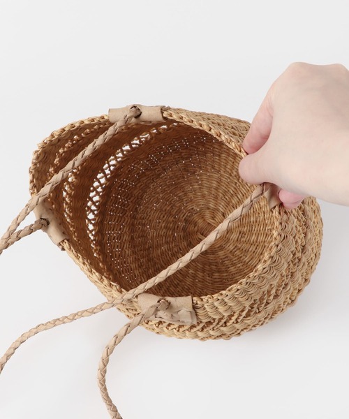 URBAN RESEARCH DOORS(アーバンリサーチドアーズ)の「アフリカンスクエア バスケット透かしショルダーバッグ(ショルダーバッグ・レディース・ナチュラル・FREE)」の5枚目の写真