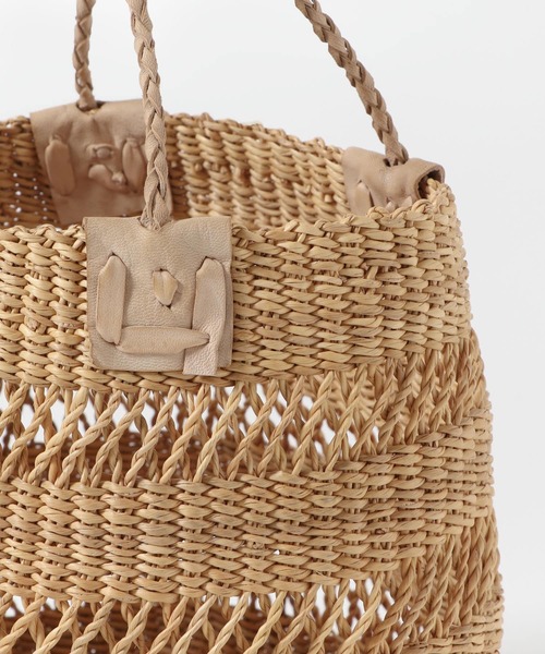 URBAN RESEARCH DOORS(アーバンリサーチドアーズ)の「アフリカンスクエア バスケット透かしショルダーバッグ(ショルダーバッグ・レディース・ナチュラル・FREE)」の7枚目の写真