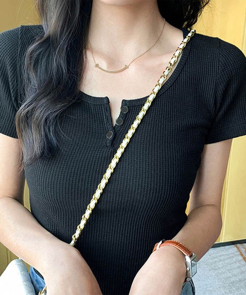 GLAMOROUS JANE(グラマラスジェーン)の「ヘンリーネックワッフルショート丈Tシャツ(Tシャツ/カットソー・レディース・グレー/ブラック/ホワイト・FREE)」の9枚目の写真
