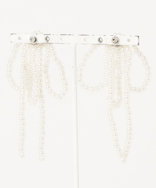 Silly(シリー)の「【女性らしさをプラス♪】パールリボンピアス(両耳用)(ピアス(両耳用)・レディース・ホワイト・FREE)」の10枚目の写真
