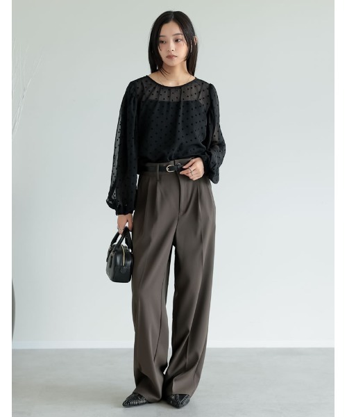 Re:EDIT（リエディ）の「[華奢見えが叶う]2WAY無地orフロッキードット柄シアー楊柳ボリュームスリーブブラウス（シャツ/ブラウス・レディース・ホワイト/ブラック/イエロー/ブルー/ホワイト系その他/ブラック系その他/ベージュ/ブラック系その他2・MEDIUM/LARGE）」の22枚目の写真