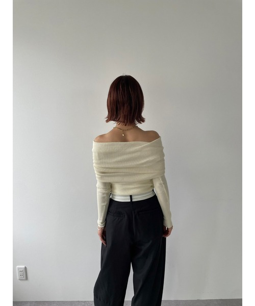 HANNE(アン)の「オフショルダーニットトップス(ニット/セーター・レディース・グレー/アイボリー/ブラック/カーキ/ライトグレー・FREE)」の21枚目の写真