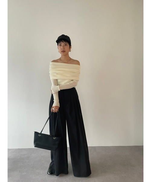 HANNE(アン)の「オフショルダーニットトップス(ニット/セーター・レディース・グレー/アイボリー/ブラック/カーキ/ライトグレー・FREE)」の8枚目の写真