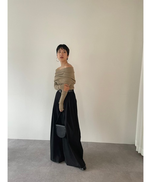 HANNE(アン)の「オフショルダーニットトップス(ニット/セーター・レディース・グレー/アイボリー/ブラック/カーキ/ライトグレー・FREE)」の16枚目の写真