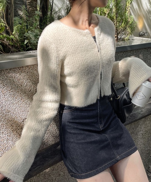 Ambre Ciel(アンブルシエル)の「ダブルジップシャギートップス/WEB/EC限定商品(ニット/セーター・レディース・チャコールグレー/アイボリー・FREE)」の3枚目の写真