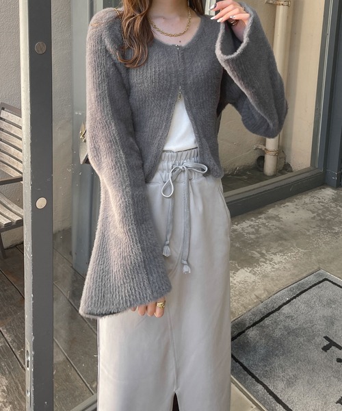 Ambre Ciel(アンブルシエル)の「ダブルジップシャギートップス/WEB/EC限定商品(ニット/セーター・レディース・チャコールグレー/アイボリー・FREE)」の9枚目の写真