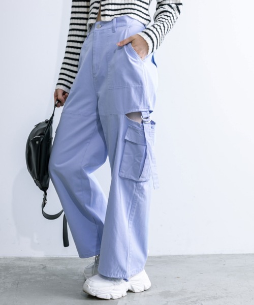 OLIVE des OLIVE（オリーブデオリーブ）の「【WEB限定カラー有】サイドスリットベルトカーゴパンツ　1032020110（カーゴパンツ・レディース・オフホワイト/サックスブルー/ブラック/ラベンダー/チャコールグレー・FREE）」の4枚目の写真