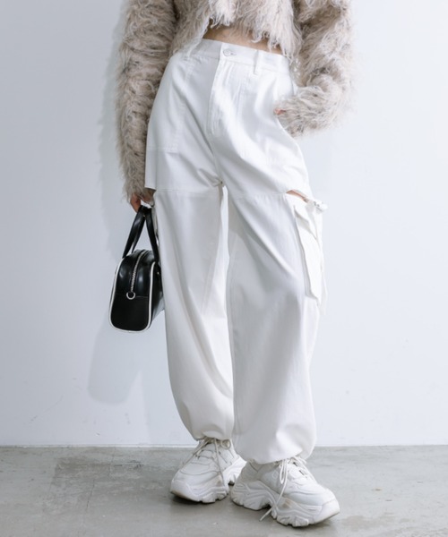 OLIVE des OLIVE（オリーブデオリーブ）の「【WEB限定カラー有】サイドスリットベルトカーゴパンツ　1032020110（カーゴパンツ・レディース・オフホワイト/サックスブルー/ブラック/ラベンダー/チャコールグレー・FREE）」の21枚目の写真