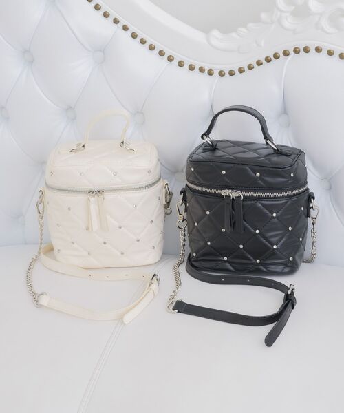 ems excite（エムズエキサイト）の「【新色追加】ビジューキルトバニティバッグ（ショルダーバッグ・レディース・ブラック/オフホワイト/ピンク/ダークブラウン・ONE SIZE）」の6枚目の写真