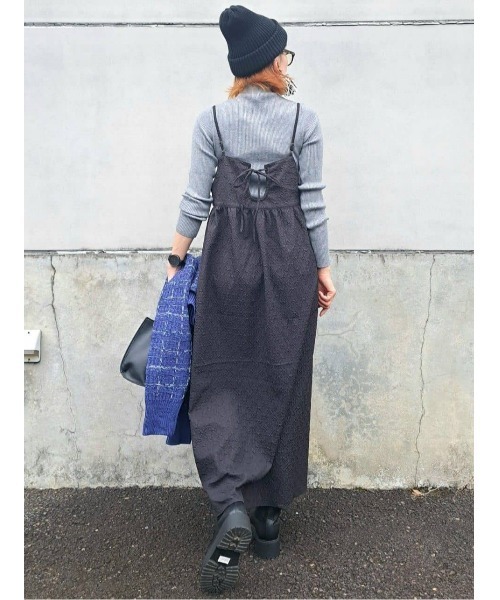 HONEYSUCKLE ROSE（ハニーサックルローズ）の「【HONEYSUCKLE ROSE】膨れジャガードキャミワンピース（ワンピース・レディース・ブラック/オフホワイト・フリー）」の9枚目の写真