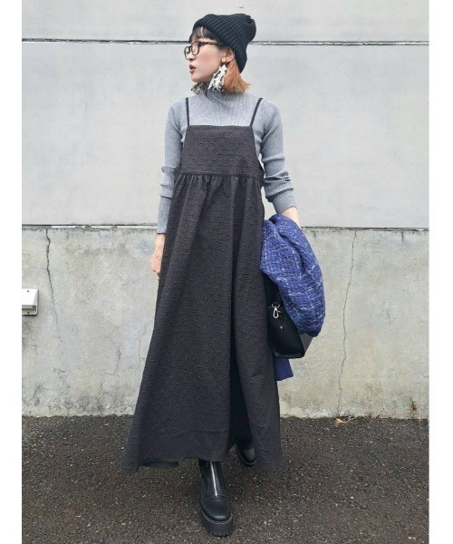 HONEYSUCKLE ROSE（ハニーサックルローズ）の「【HONEYSUCKLE ROSE】膨れジャガードキャミワンピース（ワンピース・レディース・ブラック/オフホワイト・フリー）」の8枚目の写真