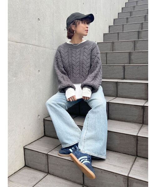 Ungrid(アングリッド)の「ショートケーブルニット(ニット/セーター・レディース・チャコールグレー/アイボリー/ブラウン・FREE)」の5枚目の写真