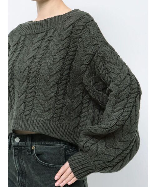 Ungrid(アングリッド)の「ショートケーブルニット(ニット/セーター・レディース・チャコールグレー/アイボリー/ブラウン・FREE)」の10枚目の写真