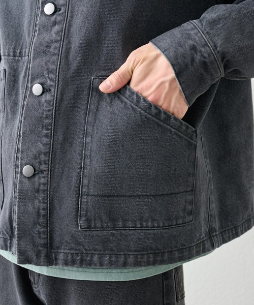 COLONY 2139（コロニートゥーワンスリーナイン）の「ブラッシュドデニムカバーオール（デニムジャケット・メンズ・ブラック/サックスブルー・MEDIUM/LARGE）」の18枚目の写真