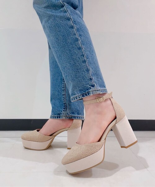 ESPERANZA（エスペランサ）の「ゆる傾斜ストラップパンプス 結婚式二次会 パーティー 24SS（パンプス・レディース・ピンク系7/ベージュ系2/ブラック系2・22.5cm/23.0cm/23.5cm/24.0cm/22.0cm/24.5cm）」の8枚目の写真