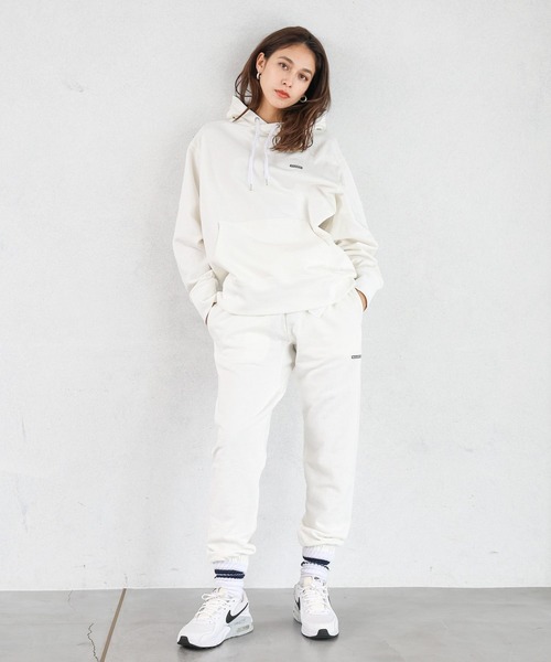 HEREIAM（ヘレイアム）の「【HEREIAM】ワッペンロゴパンツ（スウェットパンツ・レディース・ブラック/ホワイト・MEDIUM/SMALL）」の3枚目の写真